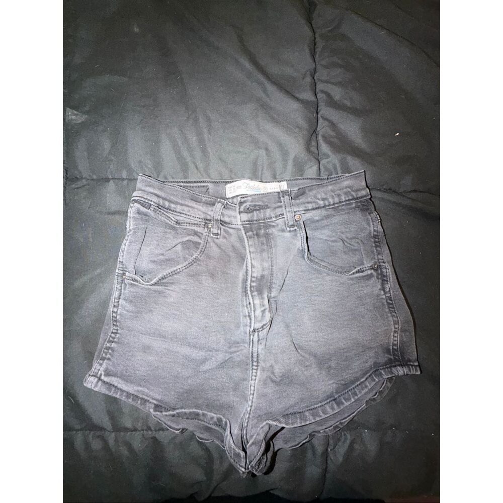Size 2 black Jean Zara shorts fits like a size 0